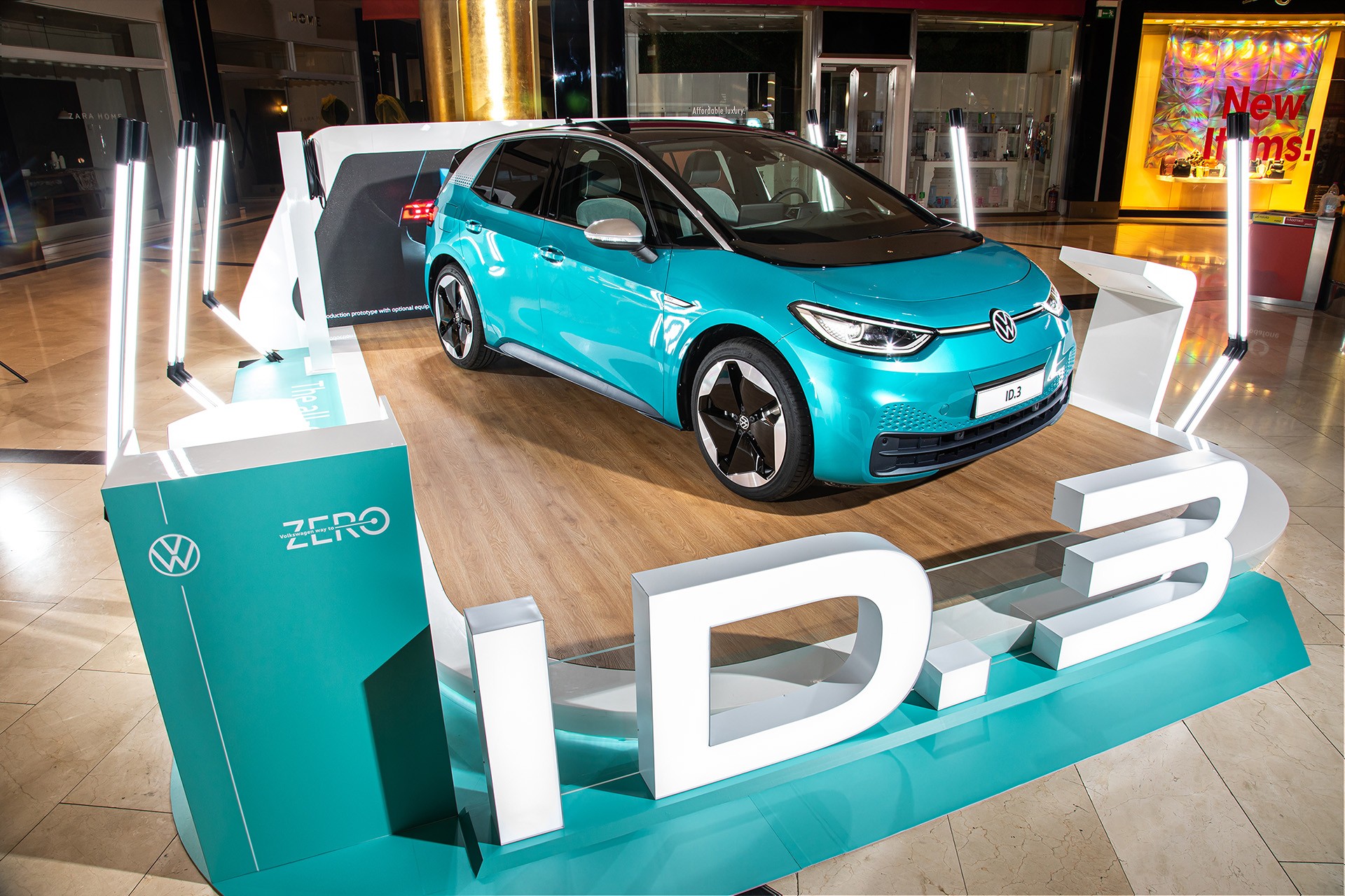 Το αμιγώς ηλεκτρικό ID.3 της Volkswagen στο εμπορικό κέντρο Golden Hall