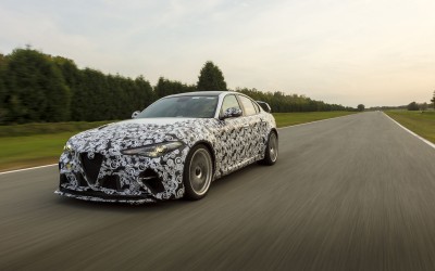 Οι οδηγοί της Alfa Romeo Racing, Raikkonen και Giovinazzi, δοκιμάζουν τη νέα Giulia GTA (video)