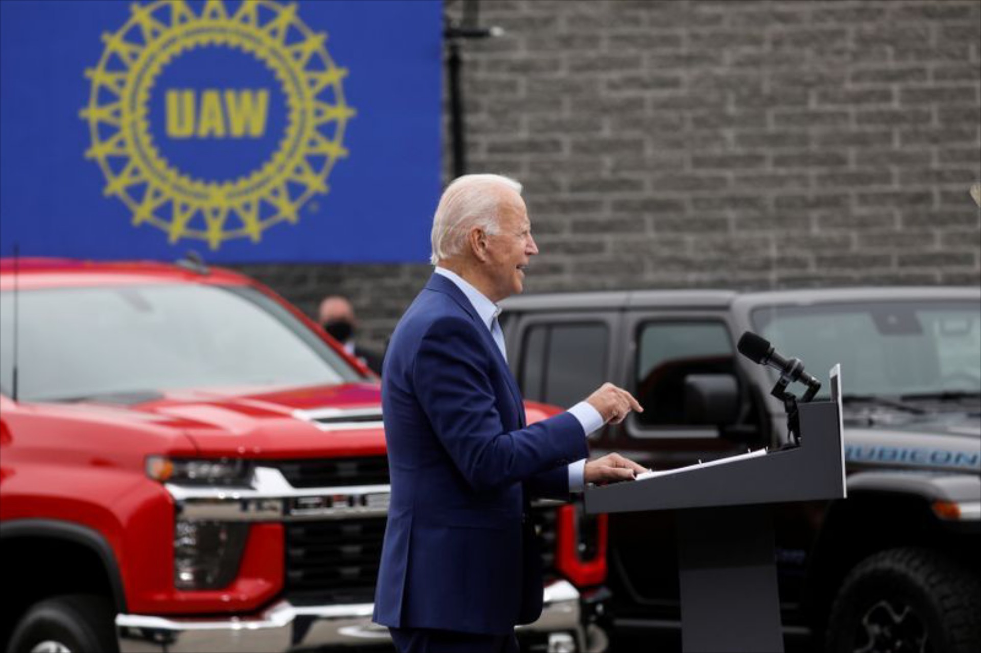 Νίκη Biden σημαίνει περισσότερα ηλεκτρικά αυτοκίνητα