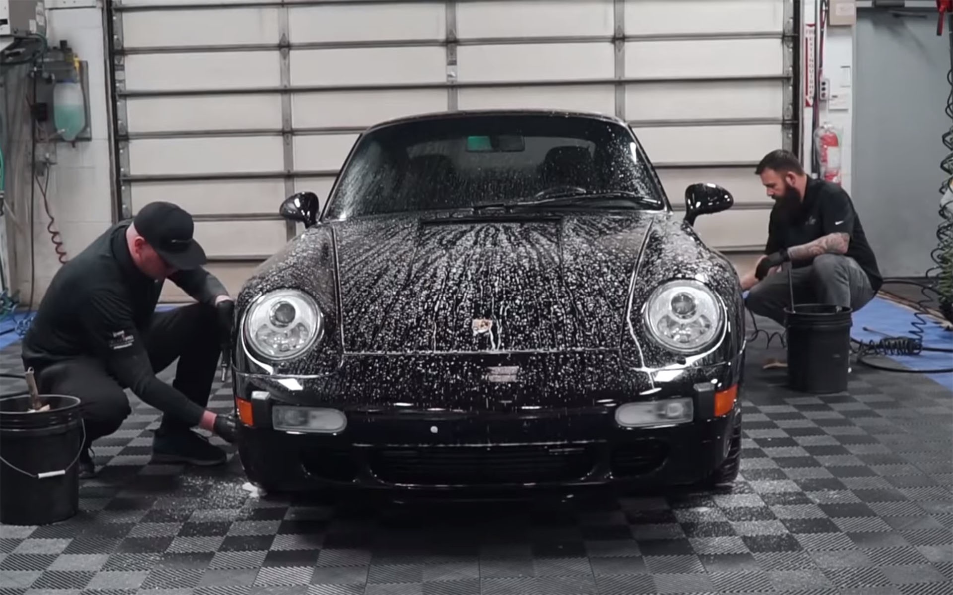 130 ώρες φροντίδα για την Κυρία 993! (video)