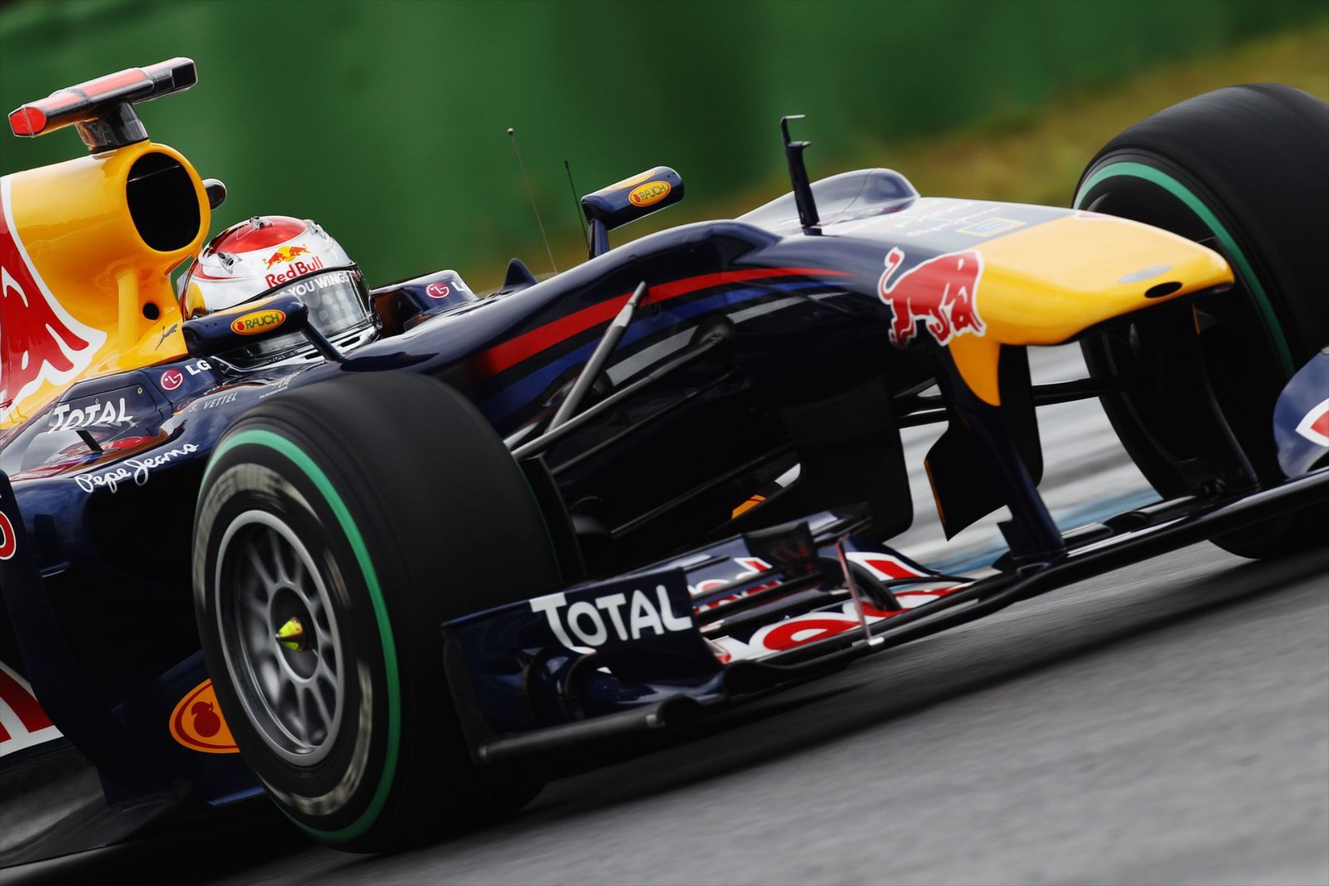 Στην pole o Vettel, 2 χιλιοστά μπροστά από τον Alonso!