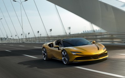 Αποκάλυψη για τη νέα Ferrari SF90 Spider (video)