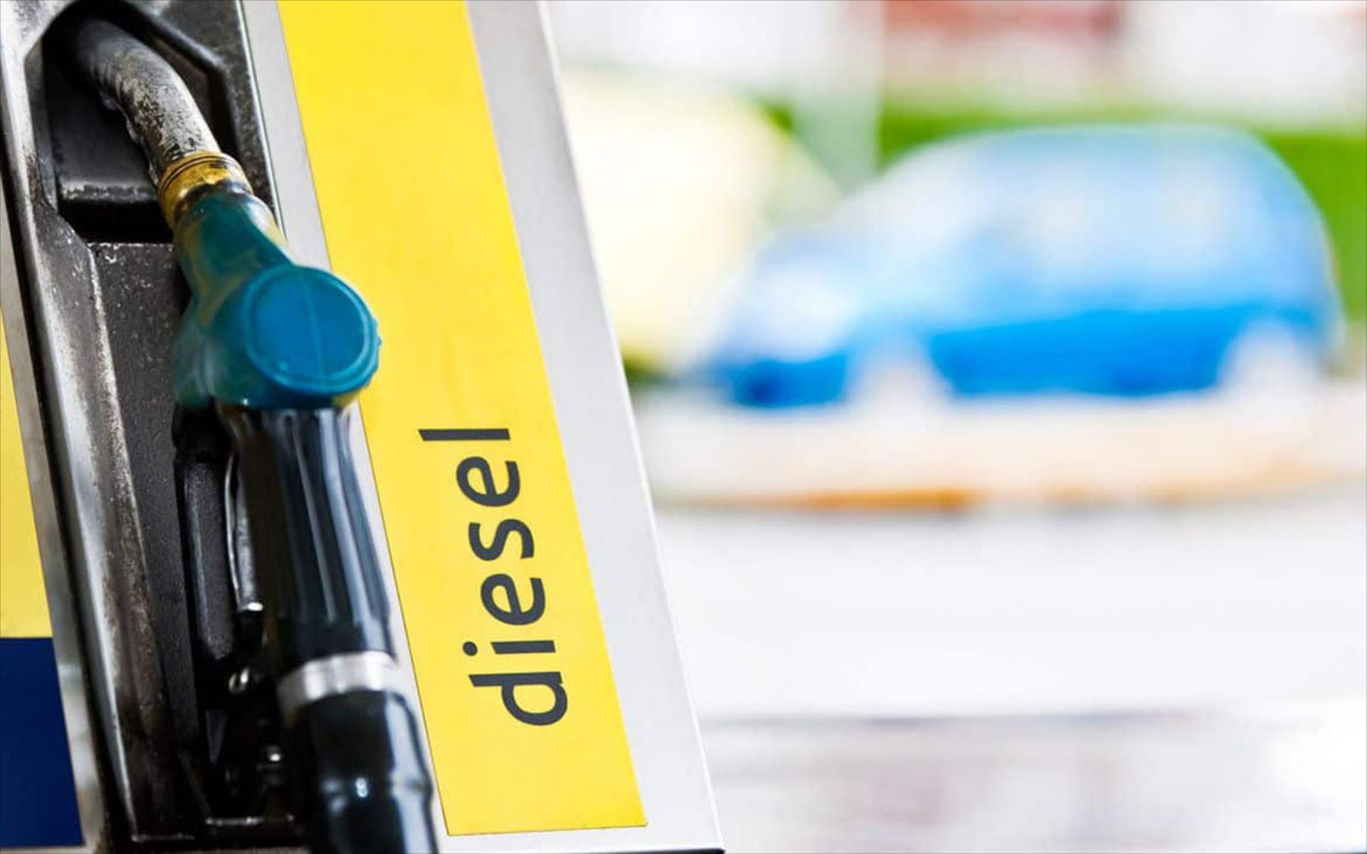 Έρχεται φόρος 3 λεπτά του ευρώ ανά λίτρο στο diesel υπέρ της ηλεκτροκίνησης