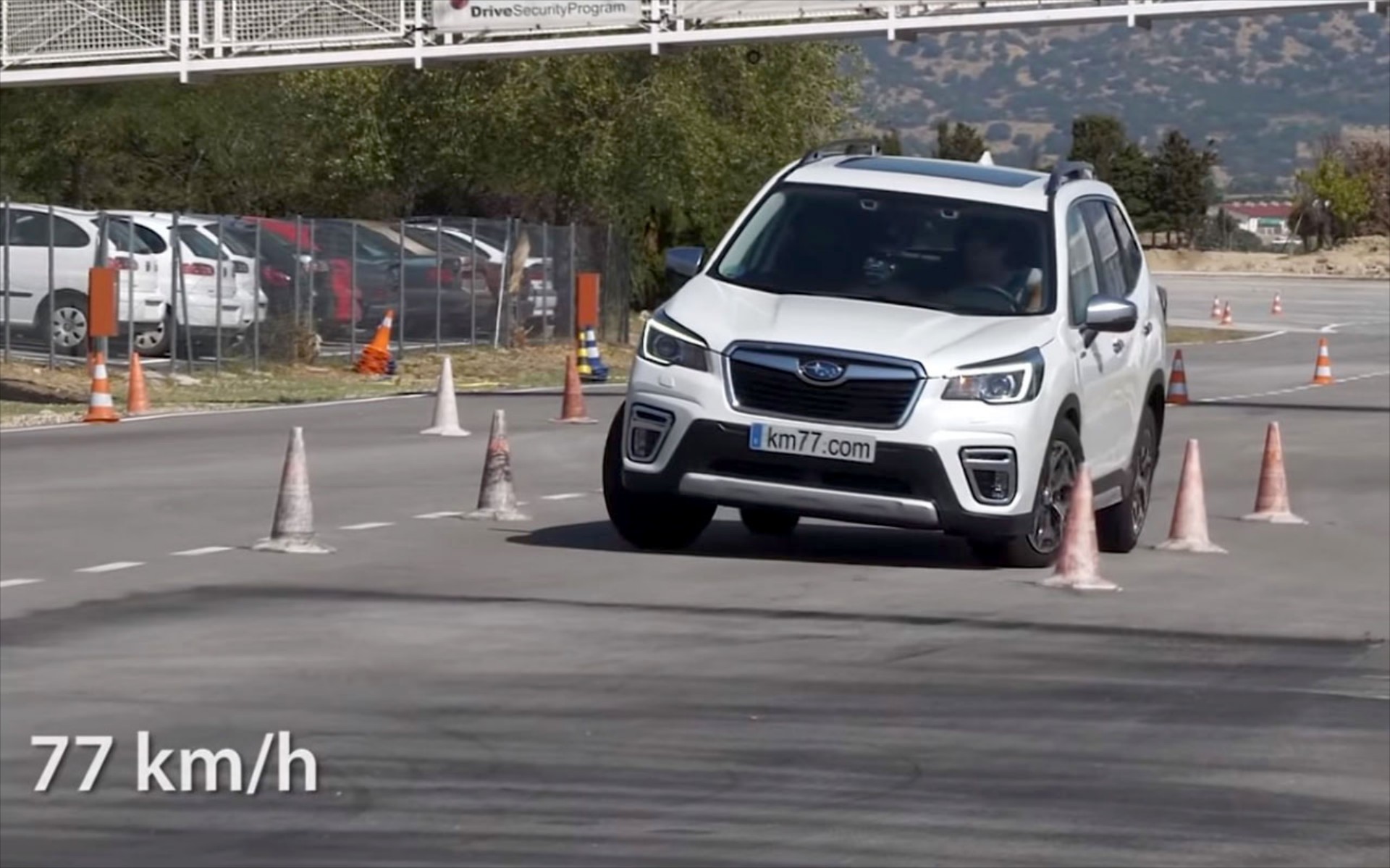 Το Subaru Forester μπορεί να αποφεύγει τον τάρανδο; (video)