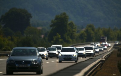 Lockdown: Επέστρεψαν οι περιορισμοί στις μετακινήσεις, πέφτουν ξανά οι πωλήσεις αυτοκινήτων στην Ευρώπη