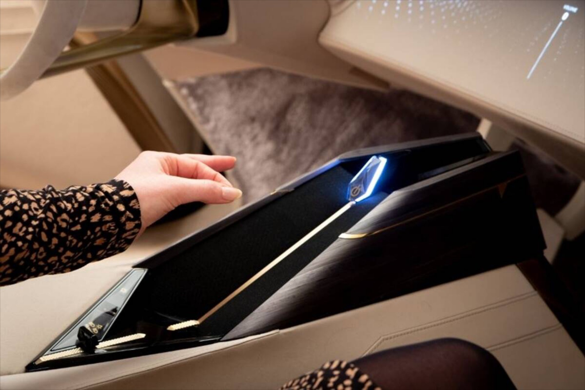 Touchless διακόπτες που νιώθεις στο χέρι σου χωρίς να τους ακουμπάς [Video]