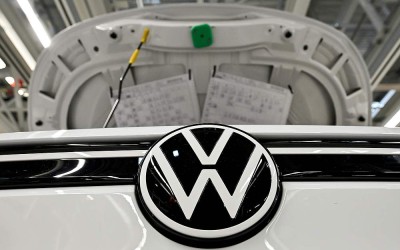 CEO Volkswagen: Ανανεώστε τη θητεία μου ή φεύγω