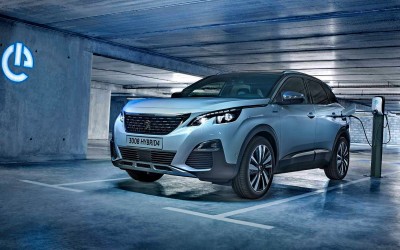 Peugeot 3008 Plug-in Hybrid: Με 300 ίππους και κατανάλωση 1,3 lt/100 km