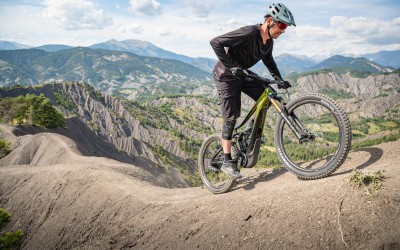 H Kosmoride προσφέρει τα κορυφαία ηλεκτρικά mountain bikes της Giant