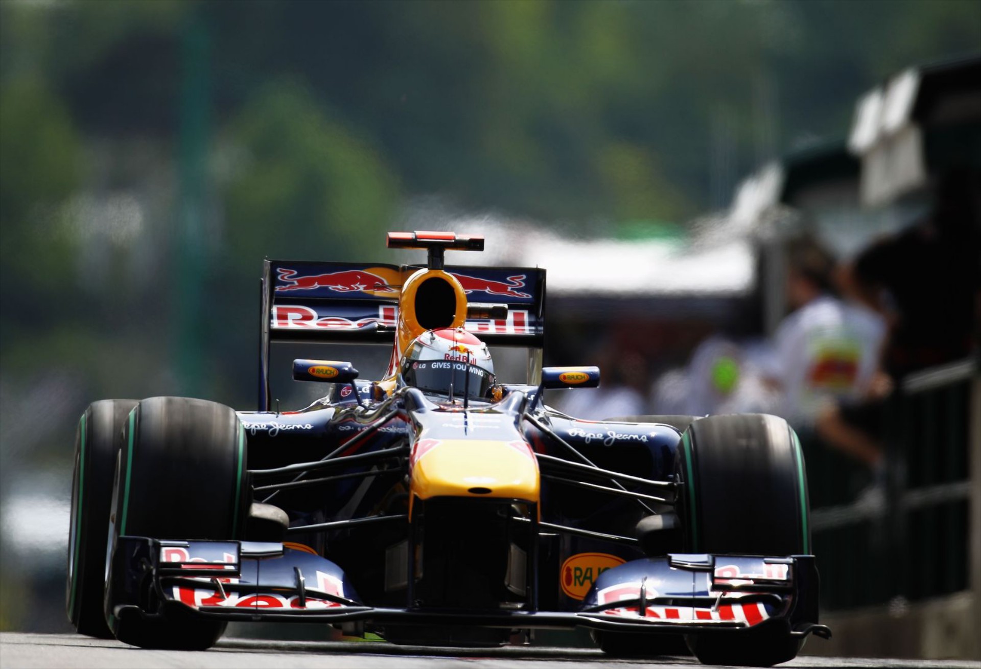 Κάποιος να τους πιάσει …