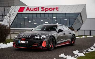 Έναρξη παραγωγής για το σπορ ηλεκτρικό της Audi - Το οδηγήσαμε στη Ρόδο!
