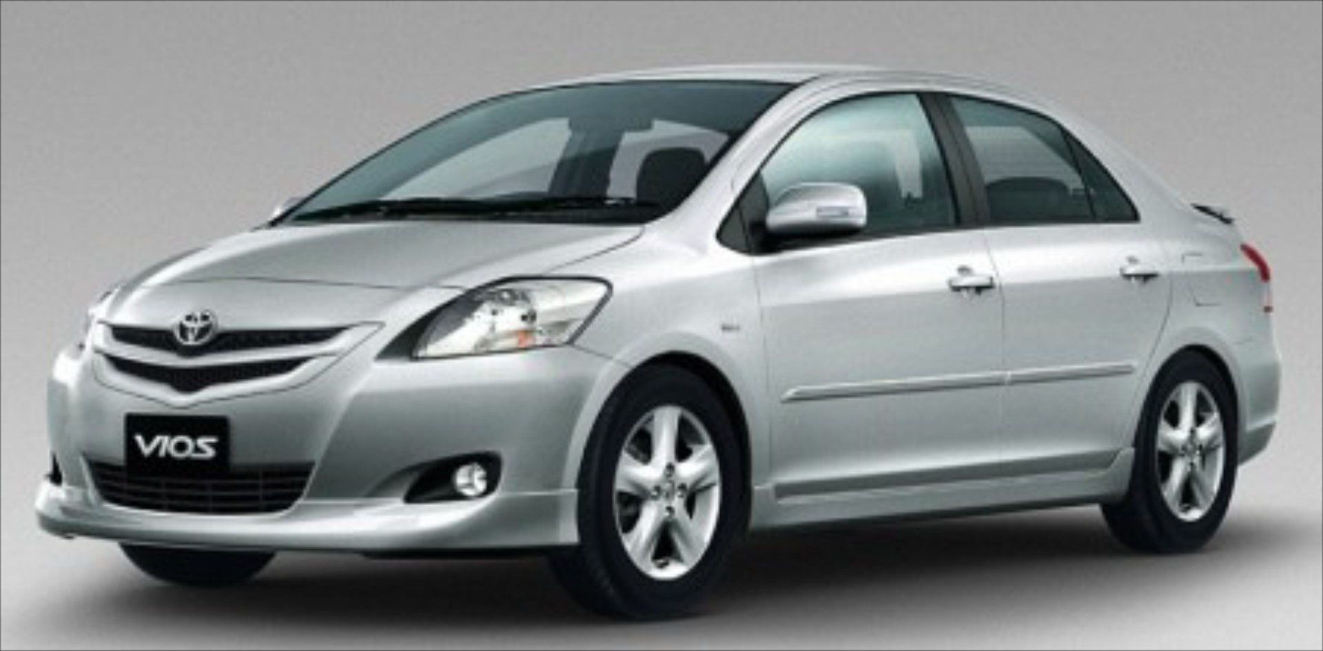 Στα σχέδια της Toyota νέο φθηνό μικρό οικογενειακό