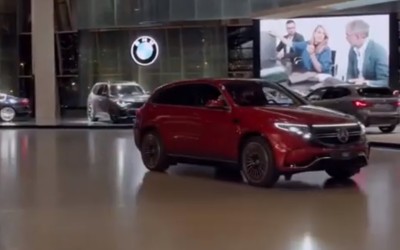 BMW και Mercedes-Benz κάνουν μαζί Χριστούγεννα [Video]
