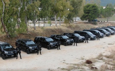 Τα μαύρα οχήματα της ΕΚΑΜ