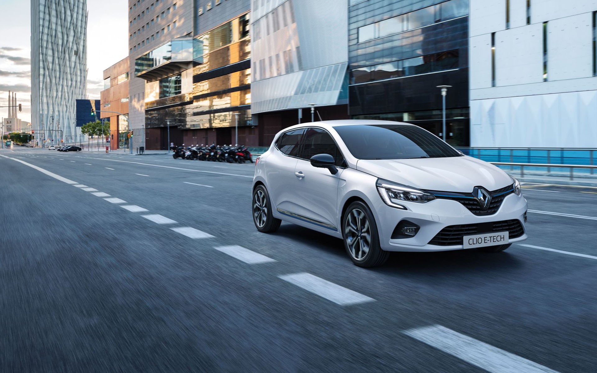 Ήρθε το υβριδικό Renault Clio (τιμές)