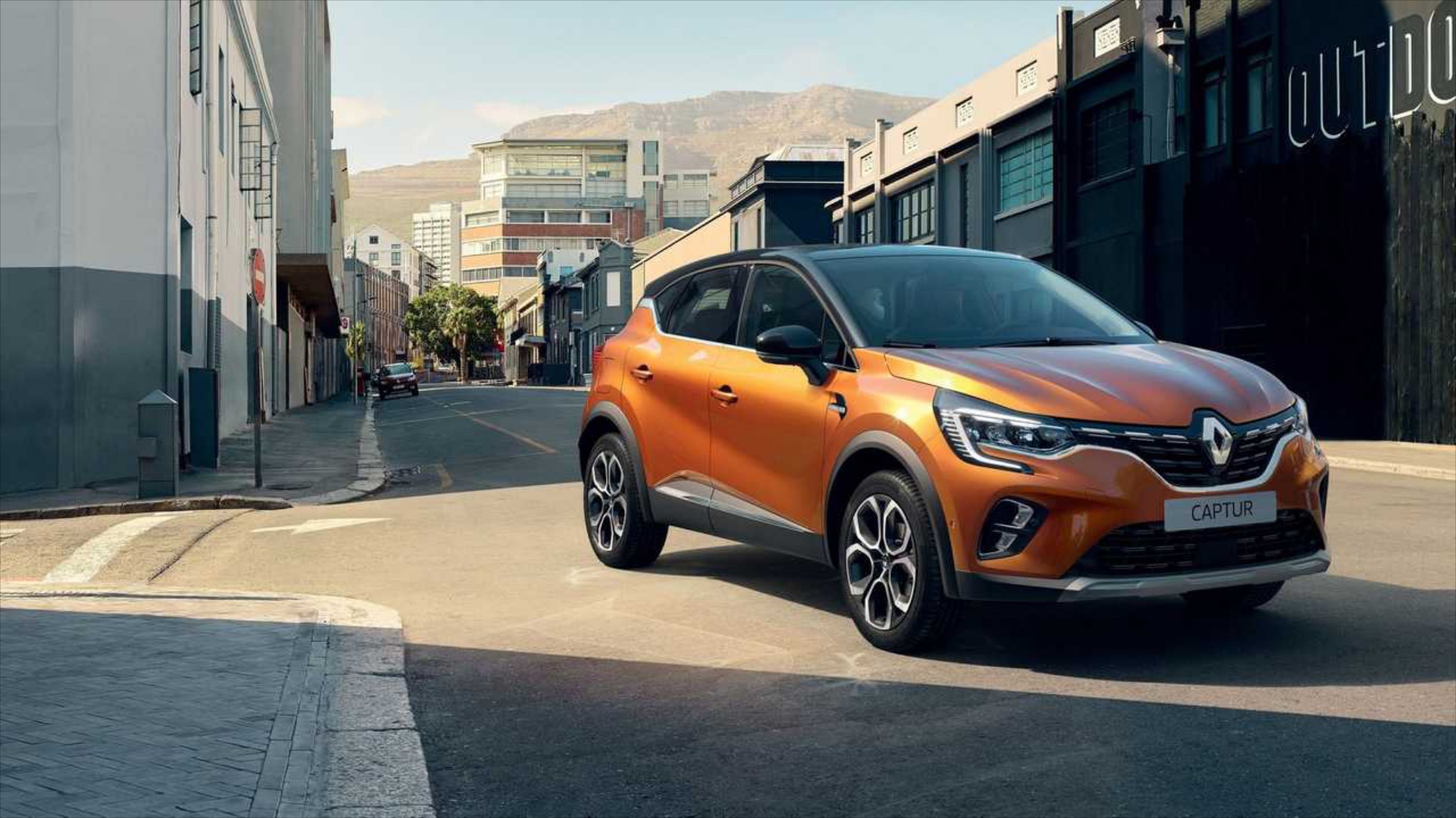 Το Plug-in υβριδικό Renault Captur στην Ελλάδα (τιμή)