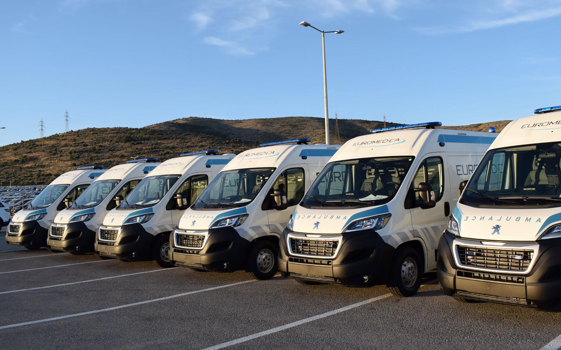 Παράδοση 6 ασθενοφόρων Peugeot Boxer στην Euromedica