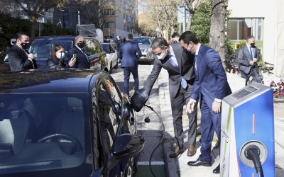 Κυριάκος Μητσοτάκης: Φόρτισε το ηλεκτρικό του αυτοκίνητο στο Υπουργείο Περιβάλλοντος