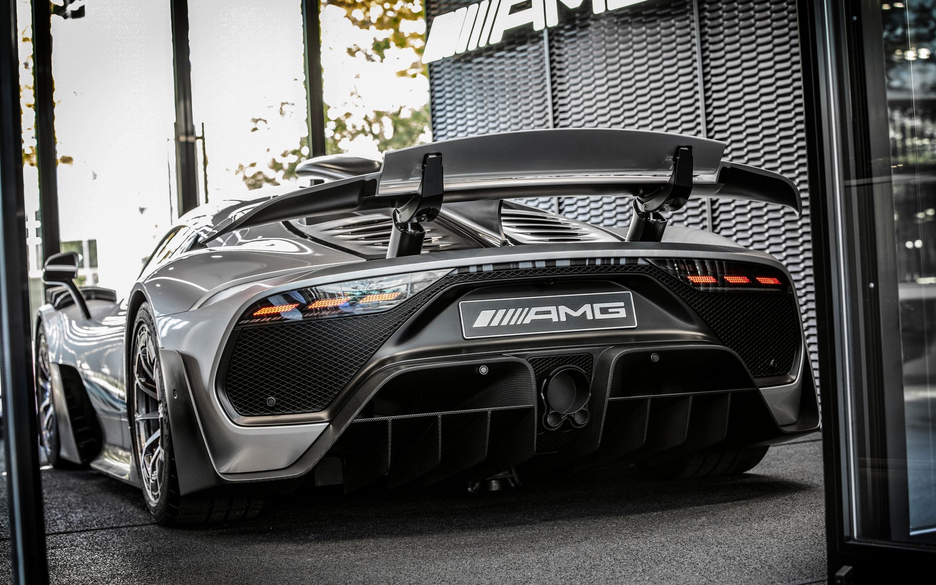 Mercedes-AMG Project One: Ισχύς και αεροδυναμική από F1 (video)