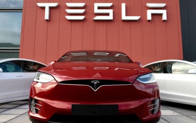 Η Tesla επενδύει στο bitcoin