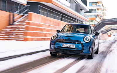 Αναβάθμιση και για το ηλεκτρικό Mini Cooper SE