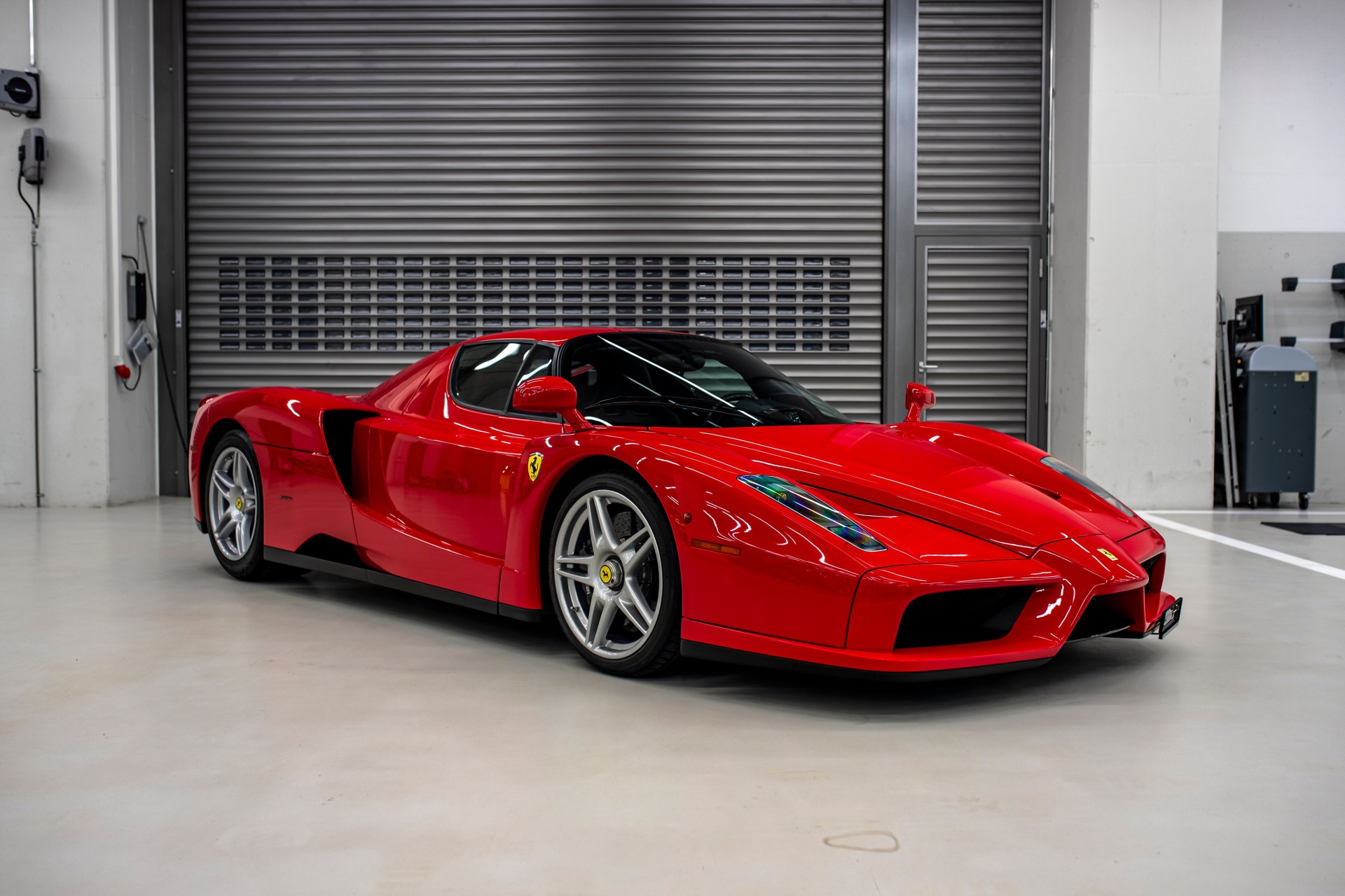 Έβαλε πωλητήριο στα supercars του ο Sebastian Vettel