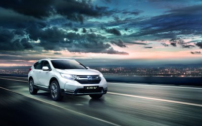 Στην Ελλάδα το ανανεωμένο υβριδικό Honda CR-V (τιμές)