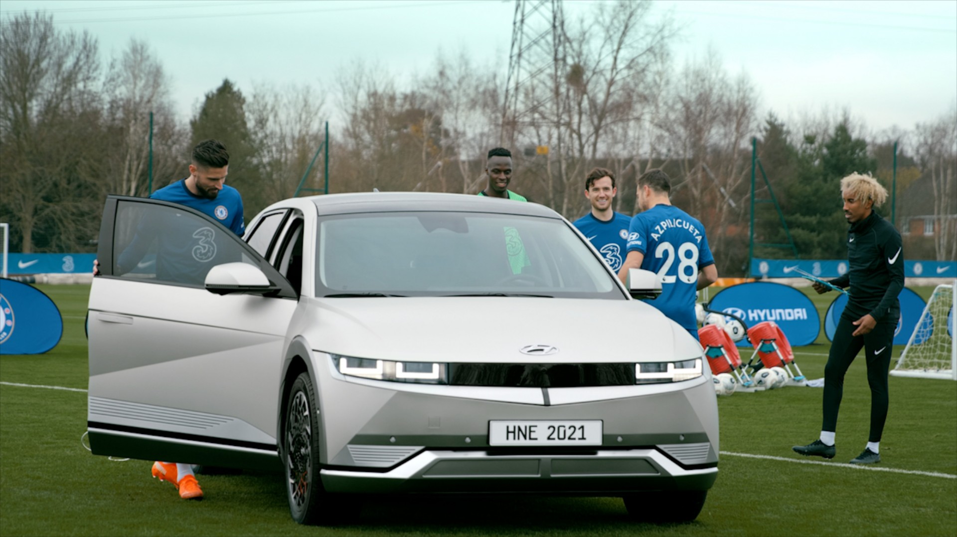 Tι δουλειά έχει το Hyundai Ioniq 5 στην προπόνηση της Chelsea; (video)