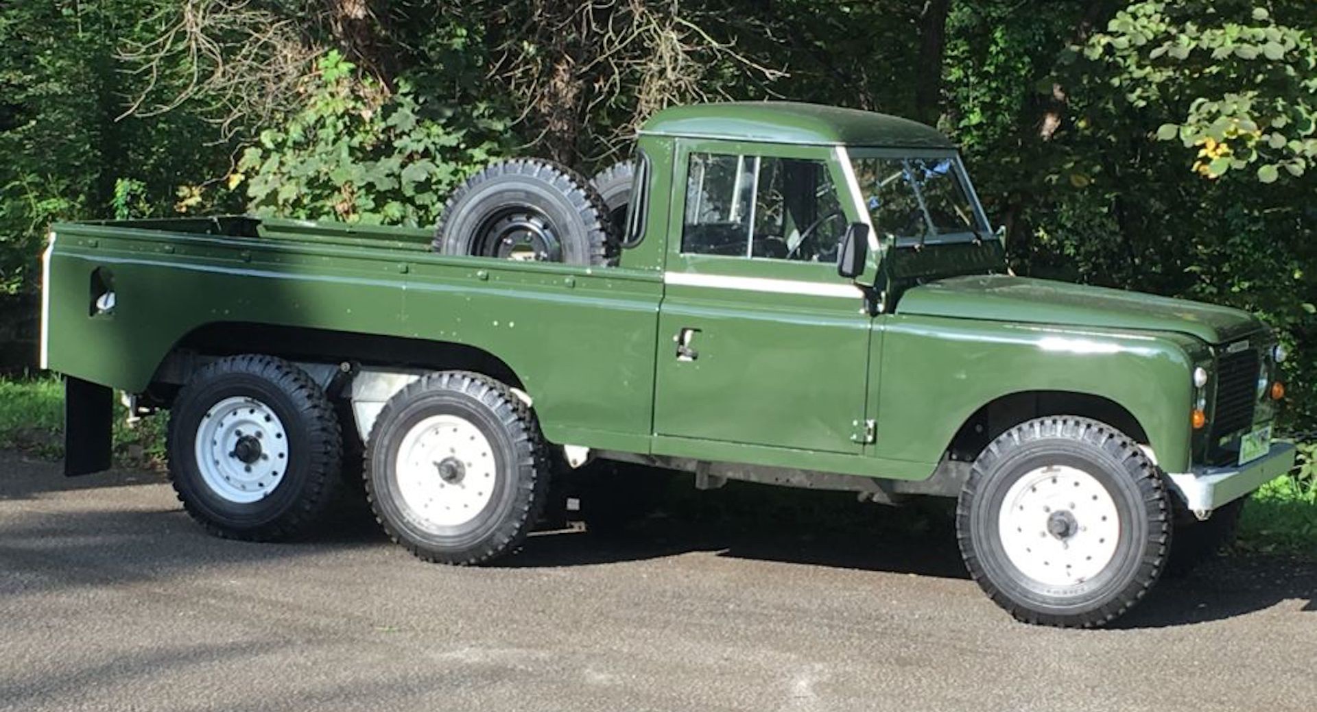 Εσύ ήξερες ότι υπάρχει Land Rover 6x6;