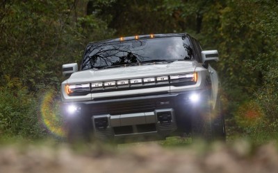 Ηλεκτρικό HUMMER SUV: Έρχεται στις 3 Απριλίου με πληθωρικό στυλ