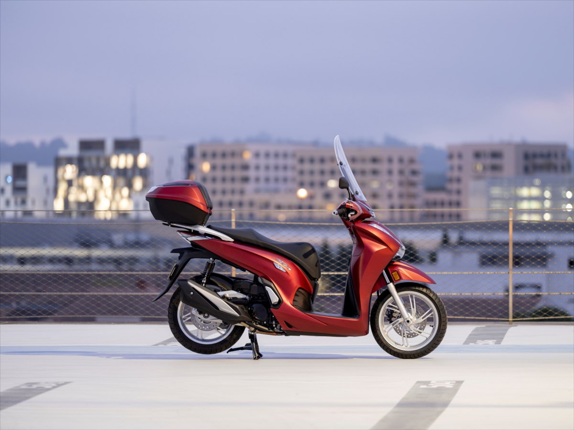 Αυτό είναι το ανανεωμένο για το 2021 Honda SH350i