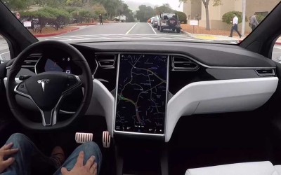 Δες τον αυτόματο πιλότο της Tesla να «σηκώνει τα χέρια ψηλά» σε μποτιλιαρισμένο δρόμο του Βιετνάμ [Video]