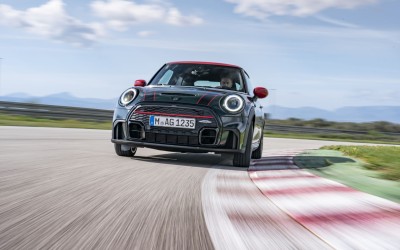 Το MINI John Cooper Works φρεσκάρεται για το 2022