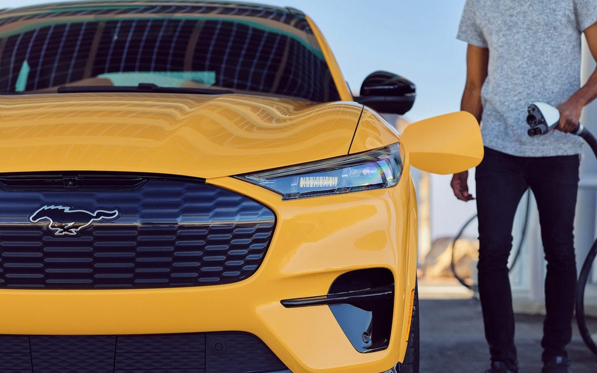 Η ηλεκτροκίνηση είναι πιο καθαρή από το υδρογόνο και τα εναλλακτικά καύσιμα