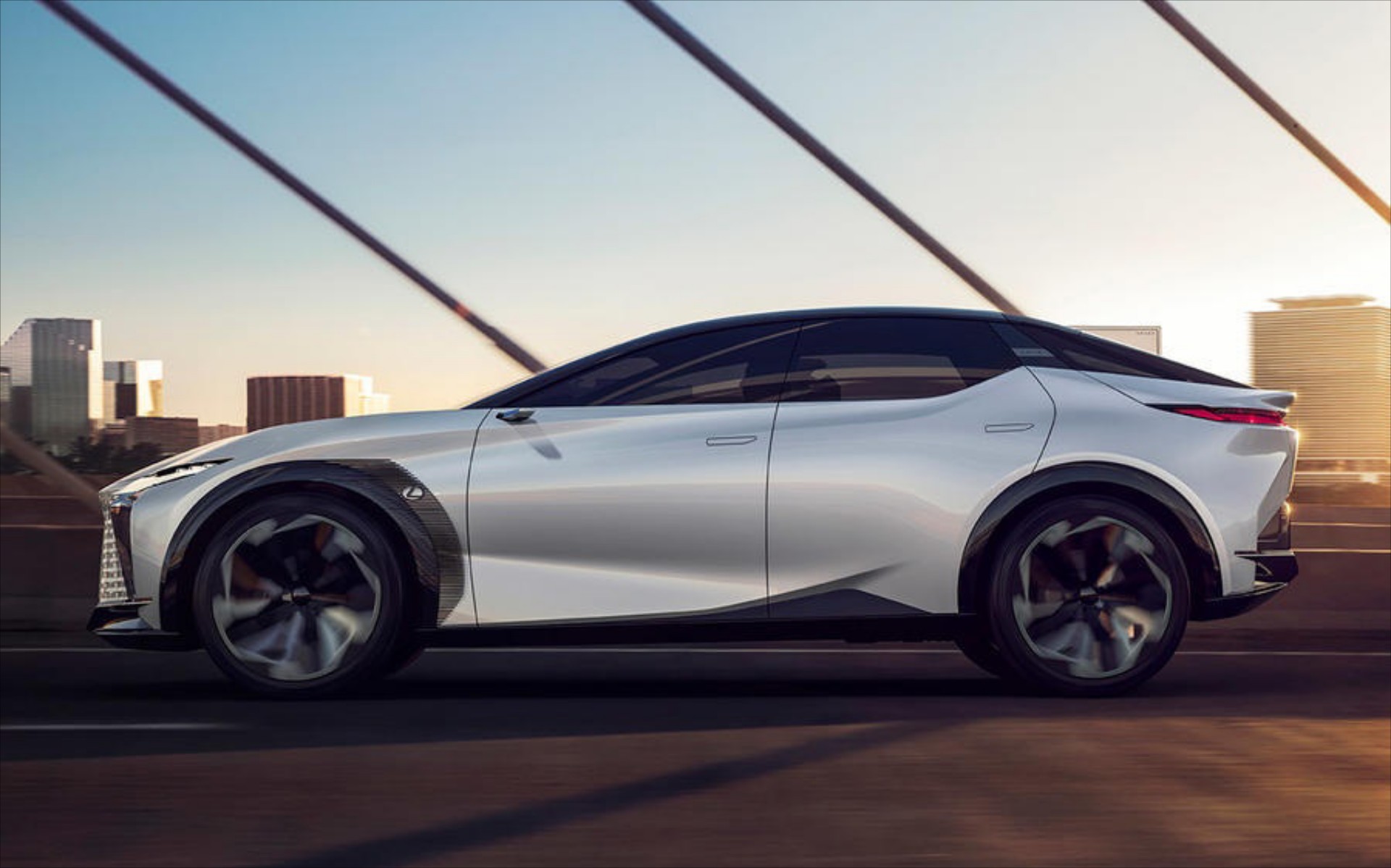 Ένα μέλλον με πολλά… volt ετοιμάζει η Lexus 