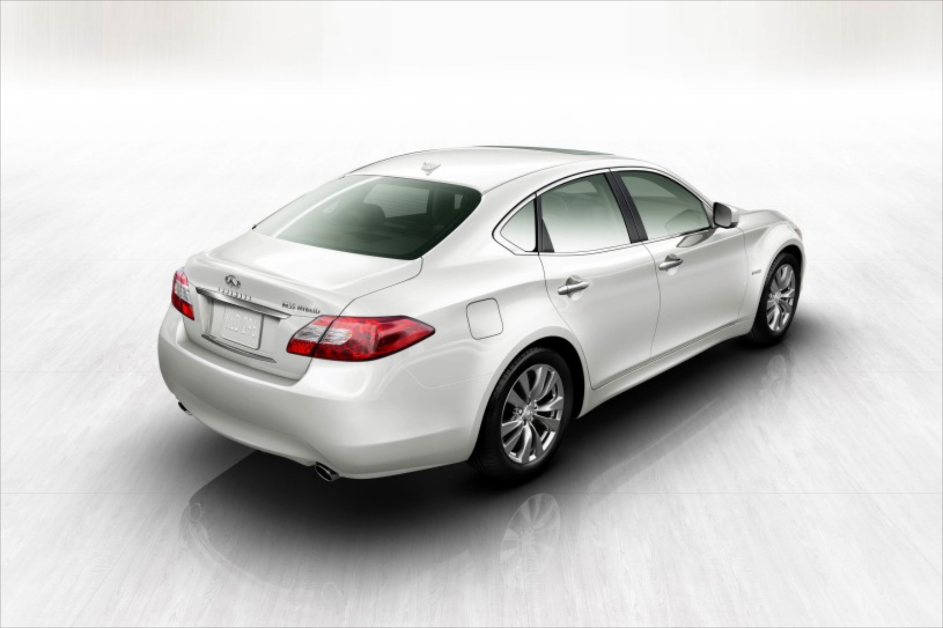 Νέο Infiniti M Hybrid