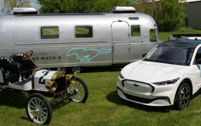 Το ηλεκτρικό Ford Mustang Mach-E βγαίνει σε περιοδεία μαζί με το εμβληματικό Model T