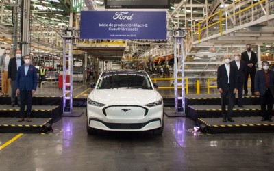 Η Ford επιστρατεύει την τεχνητή νοημοσύνη και τα λέιζερ στην παραγωγή ηλεκτρικών οχημάτων