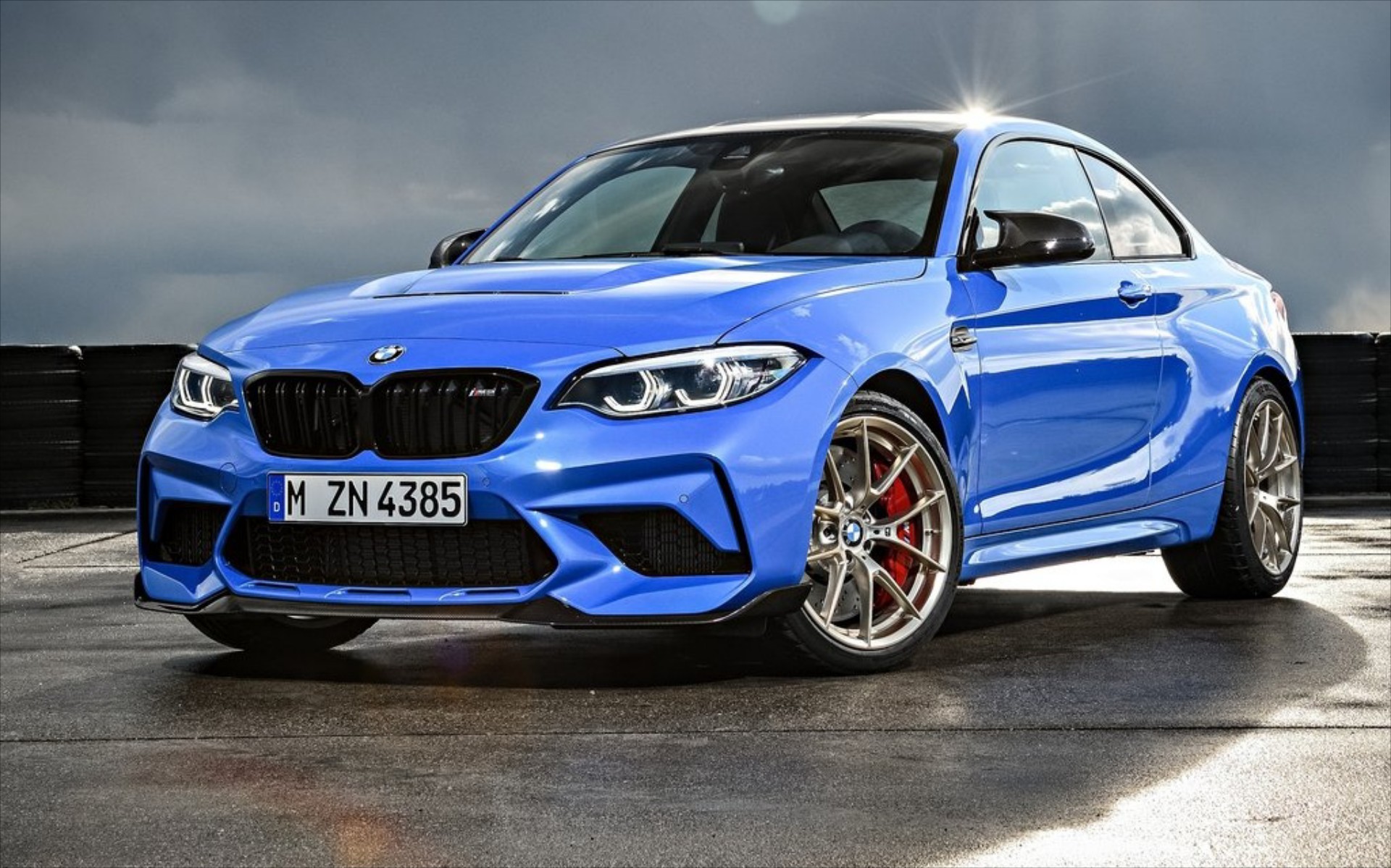 Αγριεμένη και ακόμα ταχύτερη η νέα BMW M2 