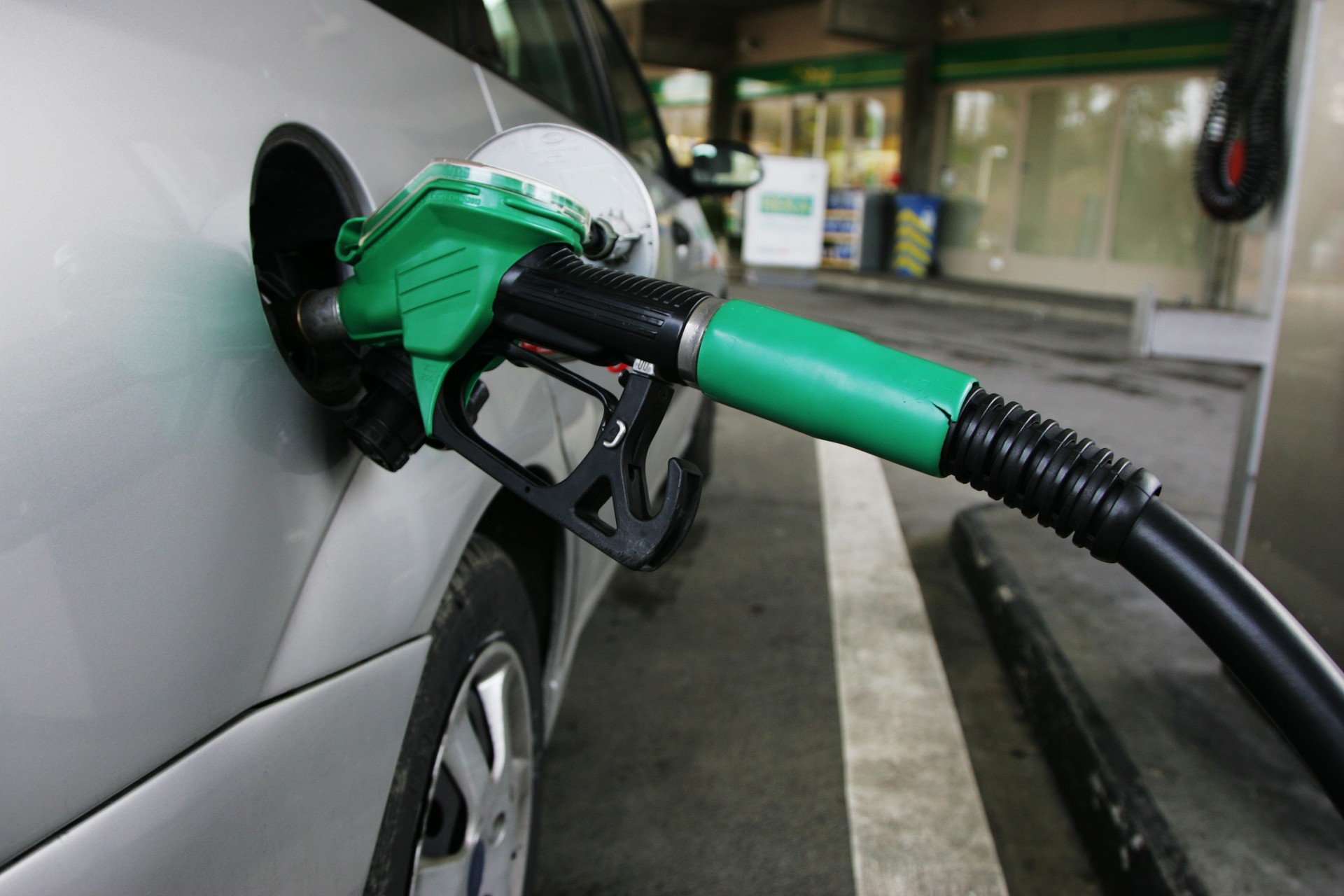 Η τιμή της βενζίνης και του diesel σήμερα