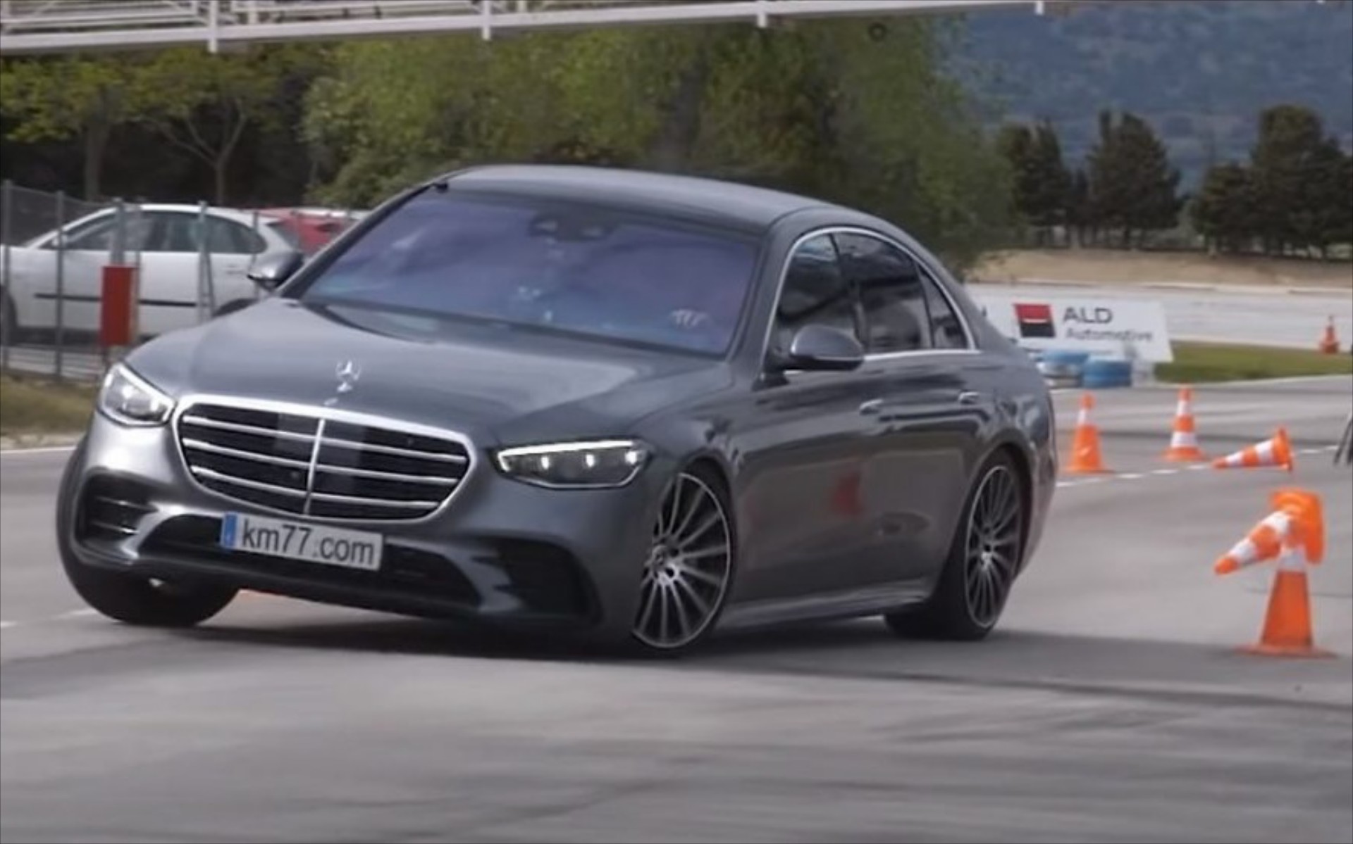 Πώς τα πήγε η νέα Mercedes-Benz S-Class στο τεστ αποφυγής ταράνδου; (video) 