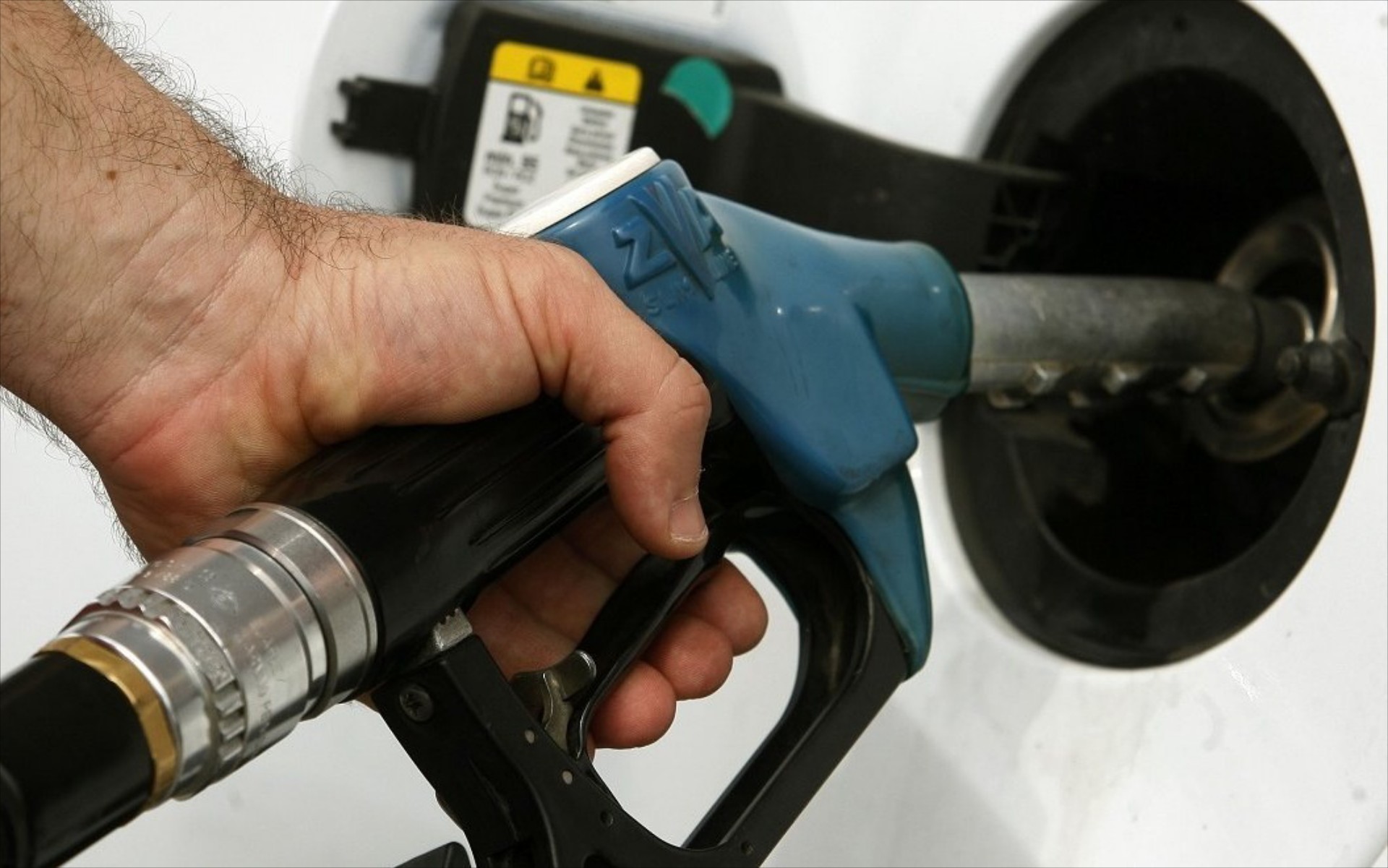 Η τιμή της βενζίνης και του diesel σήμερα 15 Ιουνίου