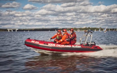 Lifesavers: Χρειάζεσαι την καρδιά και το θάρρος ενός εθελοντή για να πηδήξεις σε παγωμένο νερό και να σώσεις μία ζωή [Video]