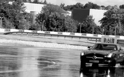 Video: Mercedes SLS AMG Drifting