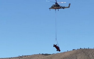 Τι θα συμβεί σε ένα Hilux αν πέσει από τα 3.000 μέτρα; [Video]