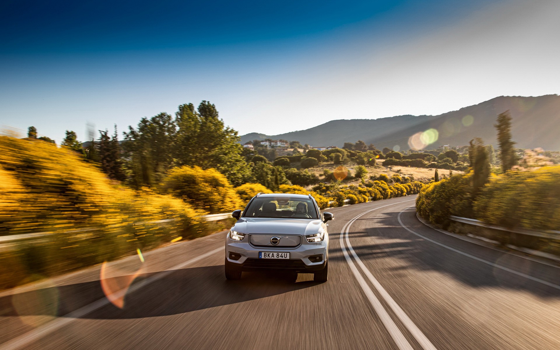 Volvo XC40 Recharge: Το μέλλον φορτίζει!