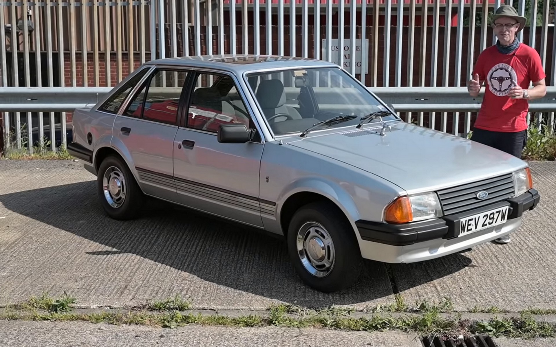 Αυτό το Ford Escort ήταν της πριγκίπισσας Diana. Πόσο λες ότι πουλήθηκε; [Video]