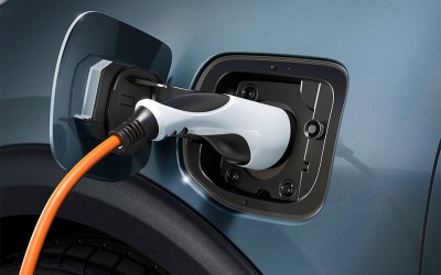 Πόσα ηλεκτρικά και υβριδικά πουλήθηκαν στην Ελλάδα το πρώτο 6μηνο του έτους