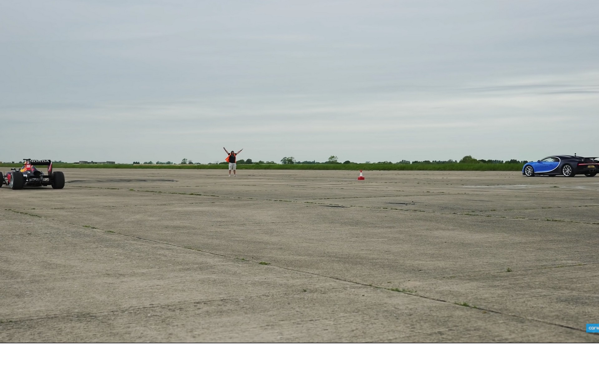 Formula 1 vs Bugatti Chiron: Ποιο θα νικήσει στην ευθεία; [Video]