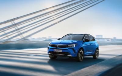 Opel Grandland: Δείτε αναλυτικά τιμές & εξοπλισμό για όλες τις εκδόσεις